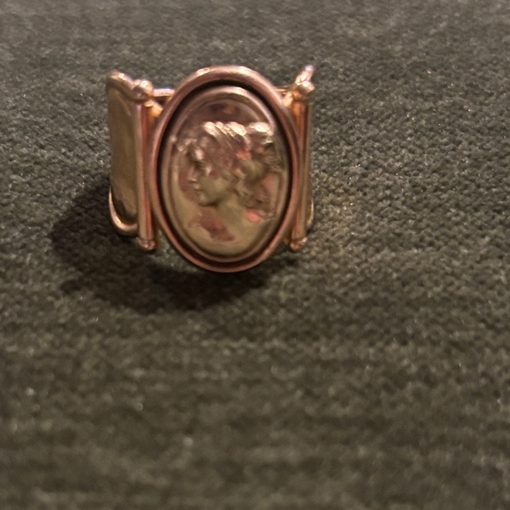 14 karat gold ring fit size 6 to size 7 finger